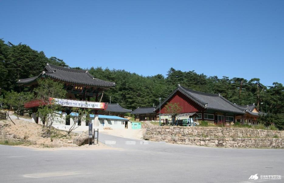 Вілла Moon On The Cloud Yeongwol Екстер'єр фото